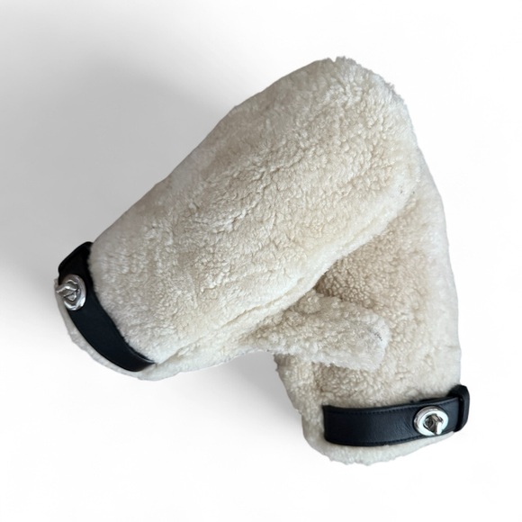 Rare Coach Shearling Mittens with Black Leather Detail - Picture 1 of 14